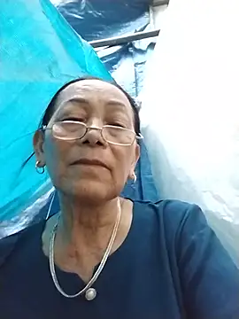 Snapshot of mouth22 chatting on June 19, 2026, 11:14 am mouth22 online show from June 19, 2026, 11:14 am
