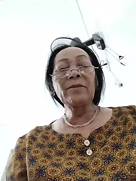 Snapshot of mouth22 chatting on July 17, 2026, 12:34 pm mouth22 online show from July 17, 2026, 12:34 pm