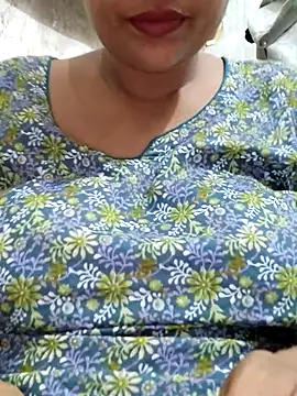 Snapshot of Gulapi_N chatting on July 19, 2026, 9:46 am Gulapi N online show from July 19, 2026, 9:46 am