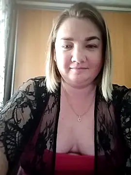 Snapshot of MiyaOlliver chatting on May 12, 2026, 6:54 am MiyaOlliver online show from May 12, 2026, 6:54 am