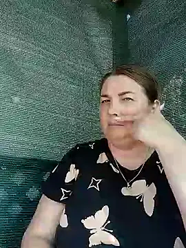 Snapshot of MiyaOlliver chatting on June 24, 2026, 2:49 pm MiyaOlliver online show from June 24, 2026, 2:49 pm