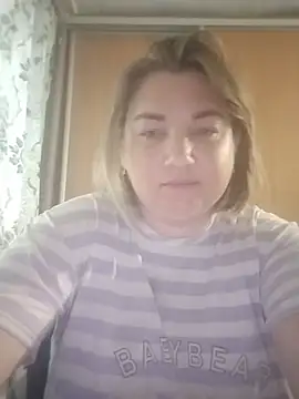 Snapshot of MiyaOlliver chatting on June 29, 2026, 11:43 am MiyaOlliver online show from June 29, 2026, 11:43 am
