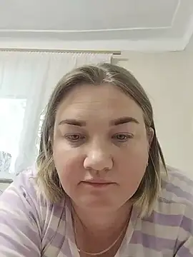 Snapshot of MiyaOlliver chatting on July 10, 2026, 3:14 pm MiyaOlliver online show from July 10, 2026, 3:14 pm