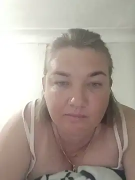 Snapshot of MiyaOlliver chatting on July 20, 2026, 7:55 am MiyaOlliver online show from July 20, 2026, 7:55 am