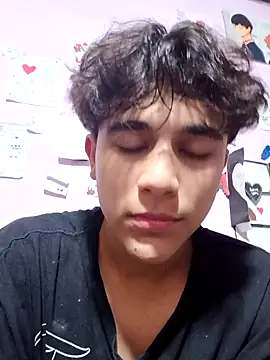 Sempai Moon online show from May 4, 2026, 2:40 am