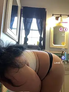 Snapshot of Vanessa_Valentine chatting on June 13, 2026, 1:53 pm Vanessa Valentine online show from June 13, 2026, 1:53 pm