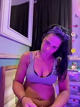 Snapshot of Vanessa_Valentine chatting on July 1, 2026, 2:18 pm Vanessa Valentine online show from July 1, 2026, 2:18 pm