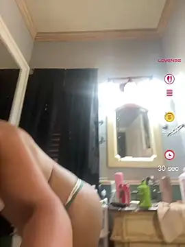 Snapshot of Vanessa_Valentine chatting on July 31, 2026, 7:35 pm Vanessa Valentine online show from July 31, 2026, 7:35 pm