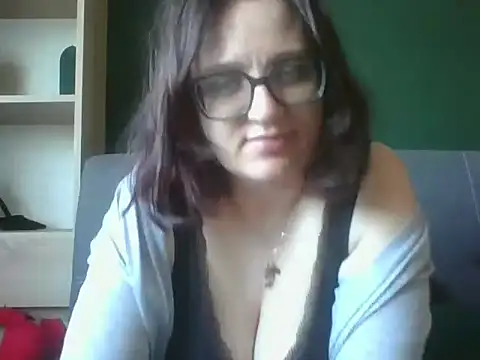 Snapshot of sensual_paris chatting on April 30, 2026, 5:47 am sensual paris online show from April 30, 2026, 5:47 am