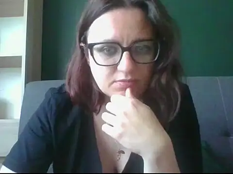 Snapshot of sensual_paris chatting on May 20, 2026, 5:35 am sensual paris online show from May 20, 2026, 5:35 am