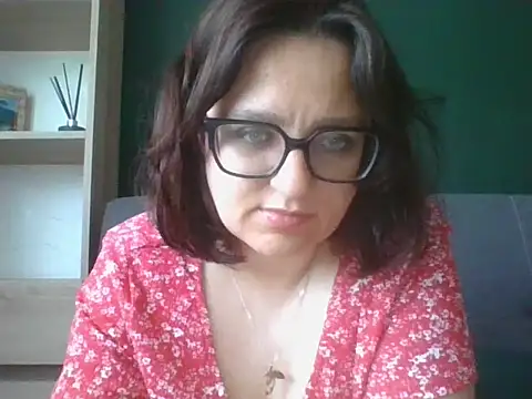 Snapshot of sensual_paris chatting on May 25, 2026, 5:35 am sensual paris online show from May 25, 2026, 5:35 am