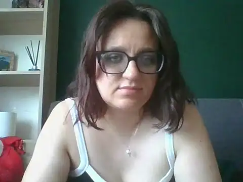 Snapshot of sensual_paris chatting on May 27, 2026, 5:26 am sensual paris online show from May 27, 2026, 5:26 am