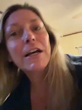 bigtitslivetofuck online show from March 19, 2025, 4:57 am