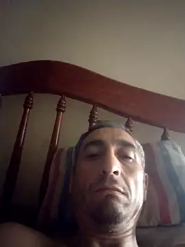 Alejandro83bsf online show from April 28, 2026, 10:04 pm