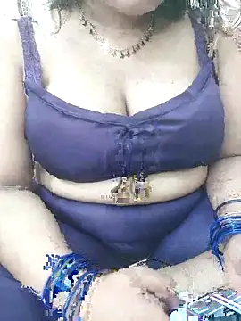 Snapshot of HD_Queen_69 chatting on June 16, 2026, 9:17 pm HD Queen 69 online show from June 16, 2026, 9:17 pm