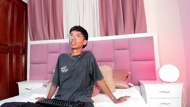 dear teven online show from May 3, 2026, 3:23 am