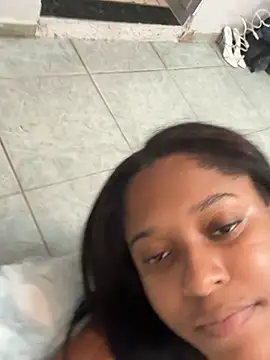 camillevi31 online show from April 27, 2026, 7:34 pm