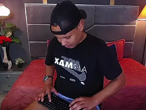 Snapshot of noah_oliver1 chatting on June 10, 2026, 1:17 am noah oliver1 online show from June 10, 2026, 1:17 am