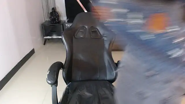 DamiaOshun ch online show from July 19, 2026, 1:37 pm