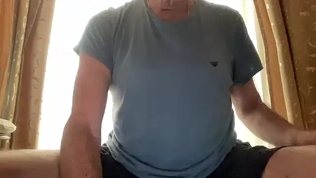 Snapshot of henrybull007 chatting on June 15, 2026, 6:59 am henrybull007 online show from June 15, 2026, 6:59 am