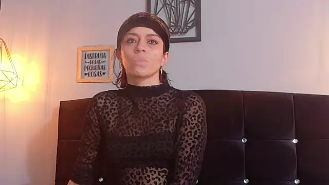 Layla Nigth online show from April 28, 2026, 7:52 pm