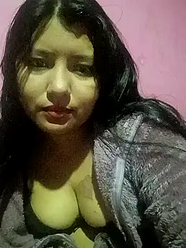 Snapshot of Estrellitadelmar chatting on May 6, 2026, 1:03 am Estrellitadelmar online show from May 6, 2026, 1:03 am