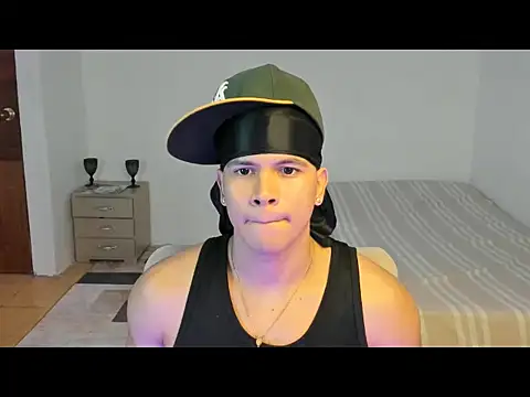 Snapshot of sant_wahlberg chatting on May 15, 2026, 5:14 am sant wahlberg online show from May 15, 2026, 5:14 am