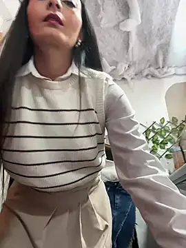 IsabellaMariet online show from July 11, 2026, 2:42 pm