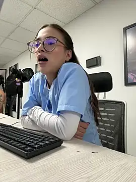 Sweet Milaa1 online show from May 28, 2026, 7:22 pm
