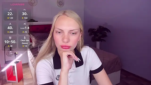 Snapshot of NancyGlamour chatting on June 12, 2026, 11:09 am NancyGlamour online show from June 12, 2026, 11:09 am