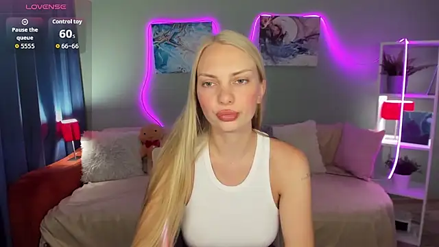 Snapshot of NancyGlamour chatting on June 15, 2026, 11:12 am NancyGlamour online show from June 15, 2026, 11:12 am