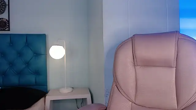Lilyred  online show from July 11, 2026, 3:31 am