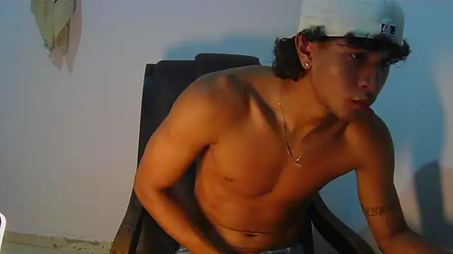 Snapshot of Hansel_take chatting on May 27, 2026, 1:57 am Hansel take online show from May 27, 2026, 1:57 am