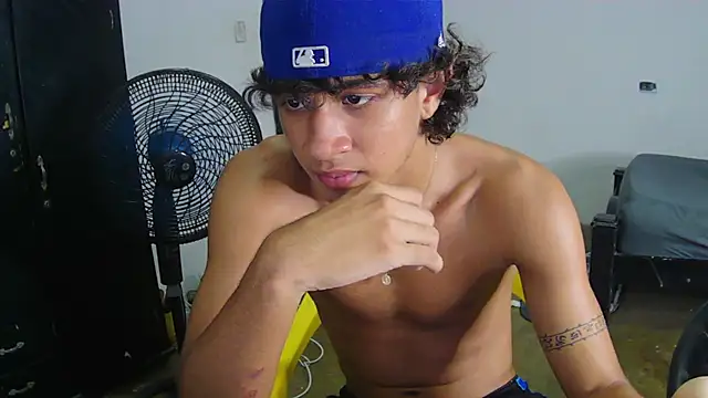 Snapshot of Hansel_take chatting on May 31, 2026, 8:54 pm Hansel take online show from May 31, 2026, 8:54 pm