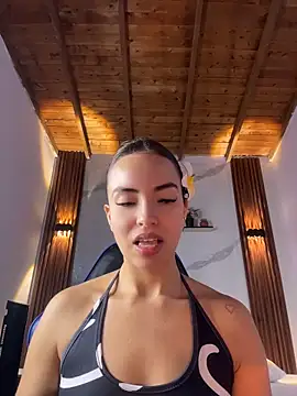 Snapshot of catalina_lafer chatting on June 8, 2026, 1:33 pm catalina lafer online show from June 8, 2026, 1:33 pm