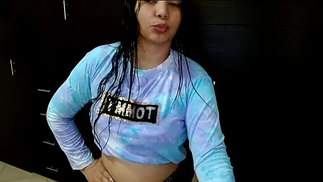Snapshot of KarlaLoving chatting on July 28, 2026, 3:43 pm KarlaLoving online show from July 28, 2026, 3:43 pm