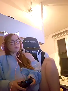 Freaky-Doll online show from June 4, 2026, 9:21 pm