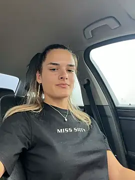 EllaEden online show from June 12, 2026, 9:08 am