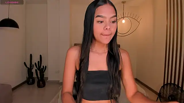SaphiraJames online show from July 2, 2026, 3:23 am