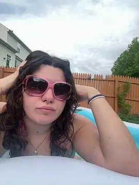 bellywelly67 online show from June 18, 2026, 8:57 pm
