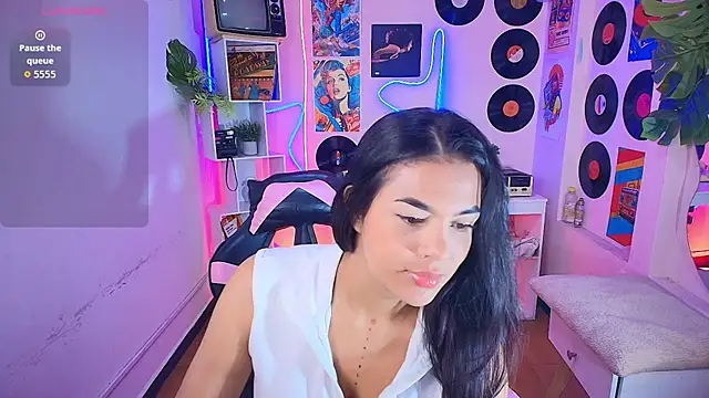 Snapshot of Duulce_mia chatting on July 6, 2026, 11:29 am Duulce mia online show from July 6, 2026, 11:29 am