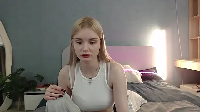 Snapshot of Angel_Share chatting on June 7, 2026, 5:55 am Angel Share online show from June 7, 2026, 5:55 am