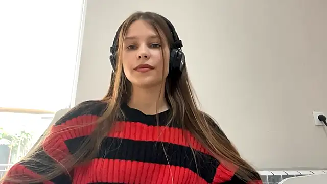 Snapshot of SerafinaAreizaga chatting on June 10, 2026, 9:52 am SerafinaAreizaga online show from June 10, 2026, 9:52 am
