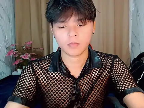 yourhotasiandoms online show from May 4, 2026, 10:11 am
