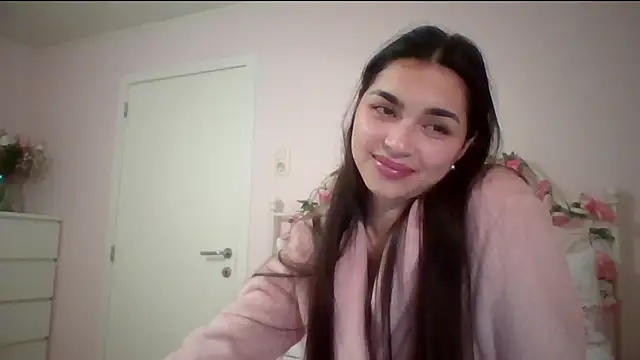 Snapshot of yourbella37 chatting on May 15, 2026, 7:43 pm yourbella37 online show from May 15, 2026, 7:43 pm