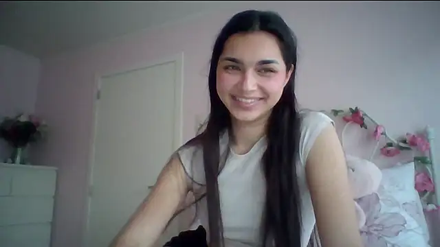 Snapshot of yourbella37 chatting on May 18, 2026, 7:09 pm yourbella37 online show from May 18, 2026, 7:09 pm