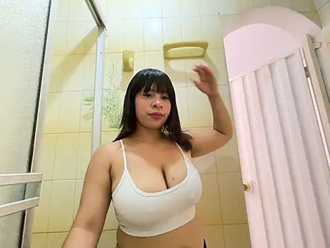 luna silk  online show from June 18, 2026, 7:07 pm