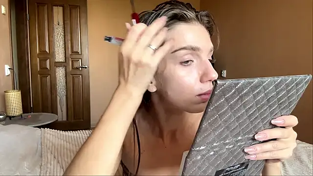 Snapshot of TrishIsaac chatting on July 1, 2026, 7:43 am TrishIsaac online show from July 1, 2026, 7:43 am