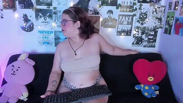Snapshot of helleen21 chatting on May 15, 2026, 4:19 am helleen21 online show from May 15, 2026, 4:19 am