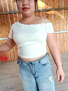 Snapshot of Lily_Henry chatting on May 25, 2026, 11:33 pm Lily Henry online show from May 25, 2026, 11:33 pm